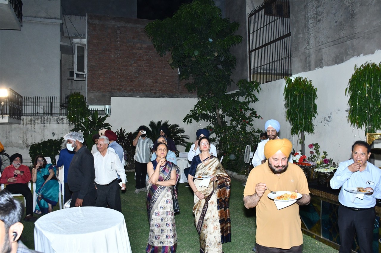 Representing IMA Punjab, President Dr R.S.Sethi  attended the National President/ Secretary meet held at Mumbai on 21-22nd of March. 